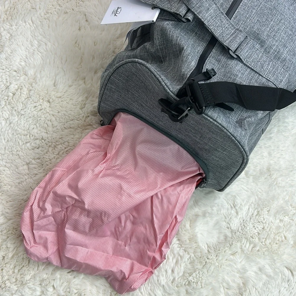 NWT Herschel Supply Company Novel 42.5L Gray Duffel Bag  Shoulder Strap …